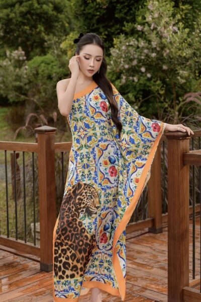 Alternative view of Đầm xuông maxi lệch vai 25S1W433004H015