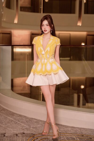 Quần sóc dáng xòe Feral Elegance 25S1W200706H013