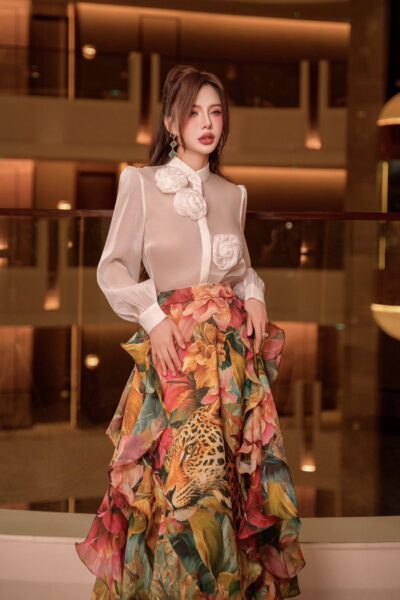 Alternative view of Áo sơ mi dáng xuông nhẹ, dài tay, cổ tàu Crimson Spirit 25S1W140707T010