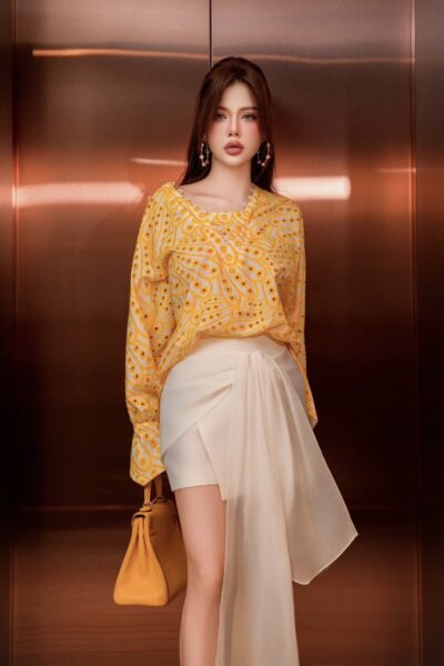 Áo sơ mi oversize dài tay, cổ V La Sauvage Divine 25S1W140708H010