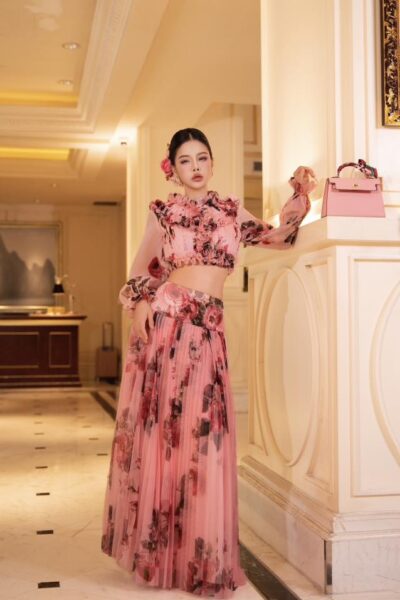 Áo crop dài tay The Rose Throne 25S1W140201H021