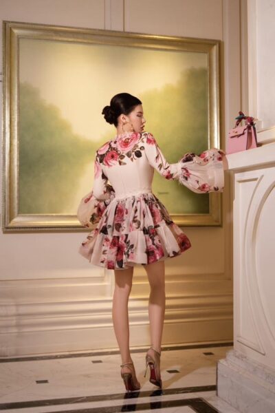 Alternative view of Đầm ôm ngắn dài tay trẻ trung Juliet Éternelle 25S1W440201H021