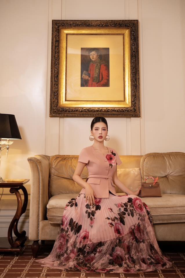 Áo vest công sở cộc tay Juliet Royale 25S1W130202H021 - Ảnh 9