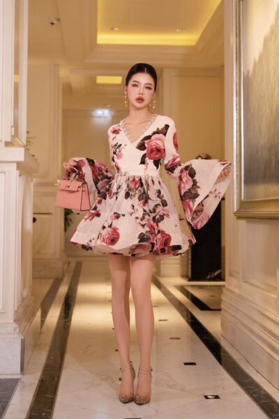 Đầm ôm ngắn dài tay trẻ trung Juliet Éternelle 25S1W440201H021