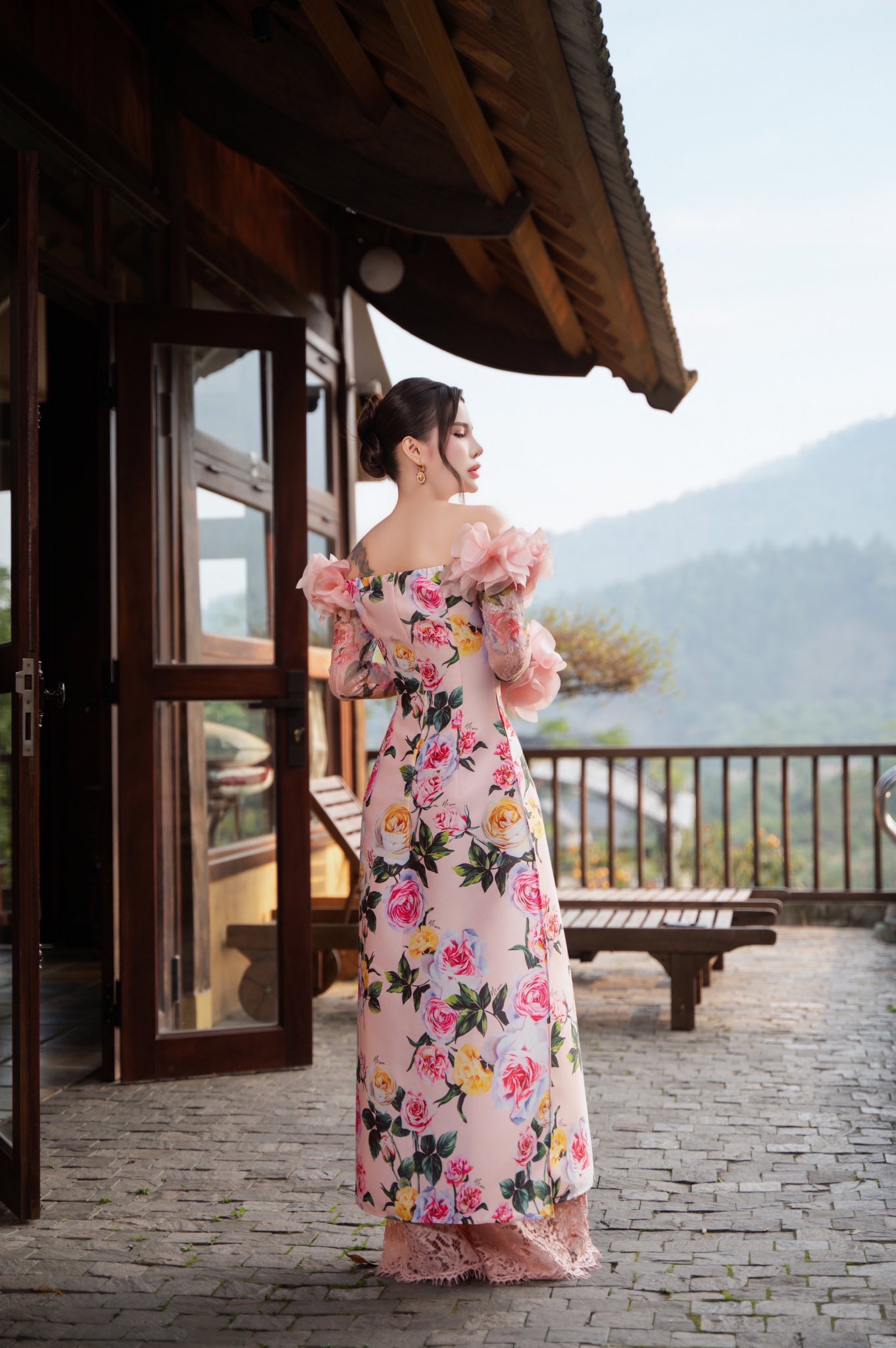 Áo dài trễ vai xếp hoa laser đẹp mắt Core Neva 25S1W660103H021 - Ảnh 3